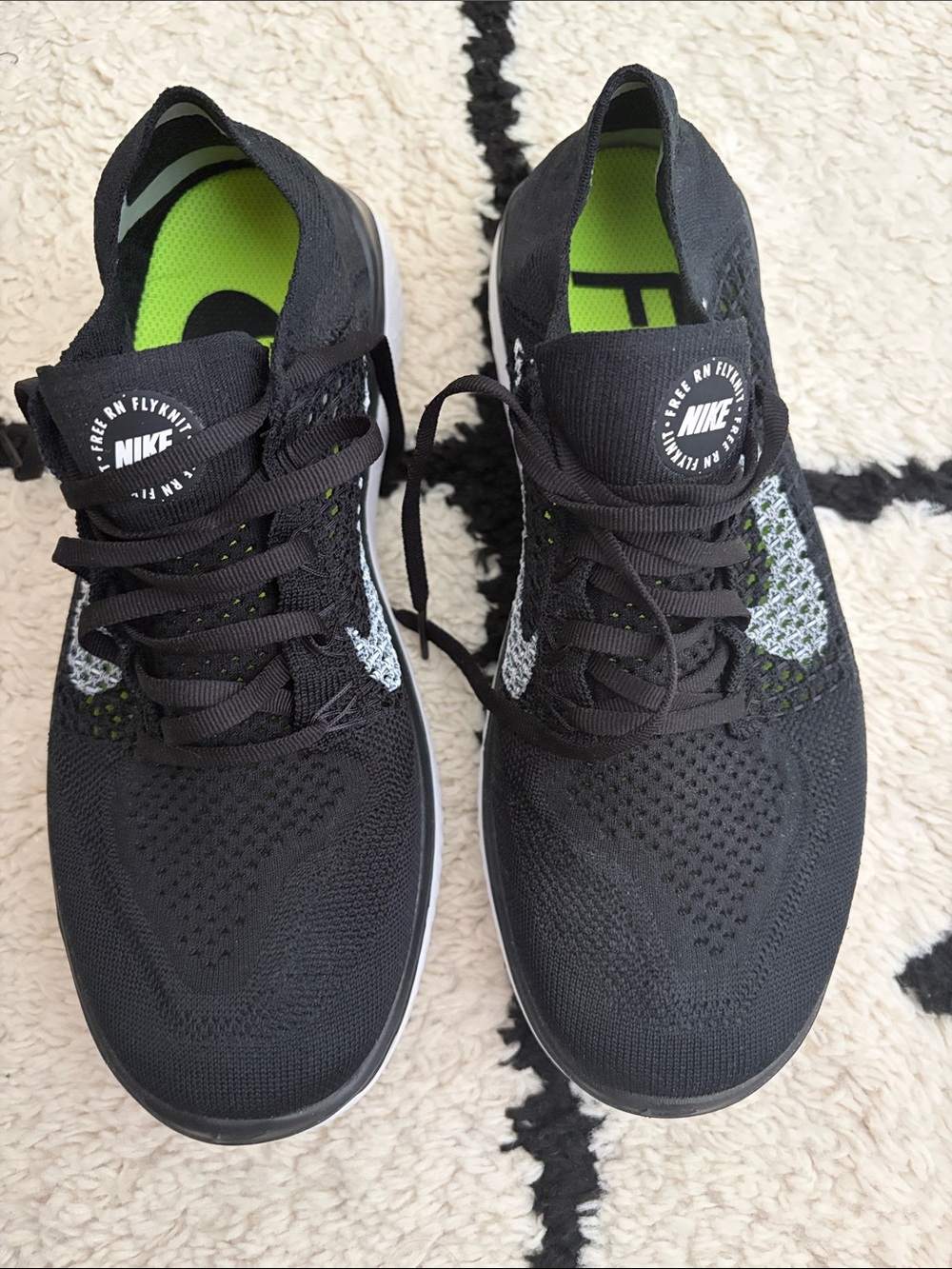 Nike Black Running Sneakers with White Swoosh and Lime Insole - Picture 2 of 4